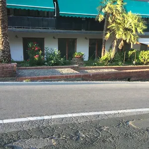 https://affittacamere-sciacchetra.hotelitalianriviera.com